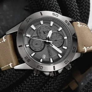 Men's chronograph watch with leather strap