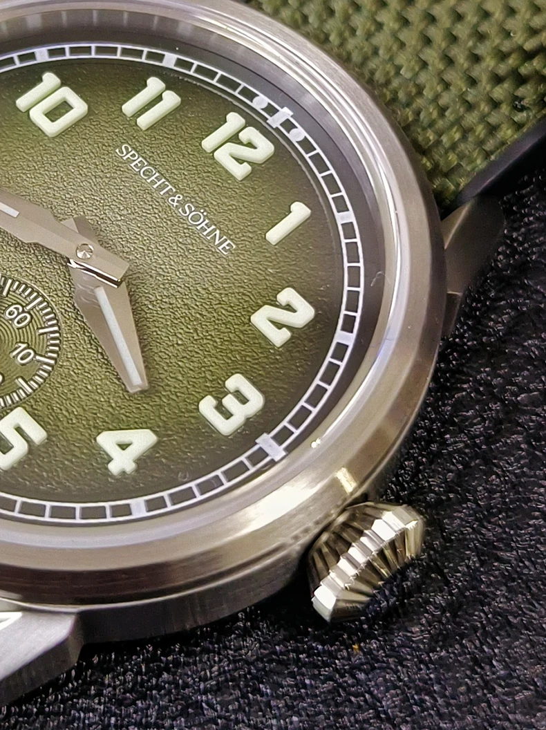 specht & söhne new automatic mechanical watch for men green color rubber strap sapphire crystal c3 luminous 38mm sports watches Green dial wristwatch close-up