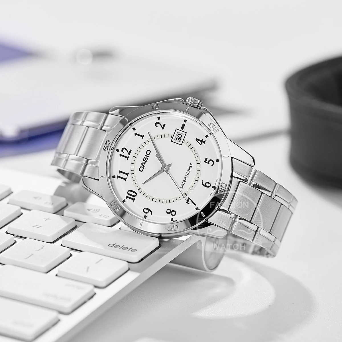 casio watch for men simple pointer stainless steel relogio masculino business style mtp v004d series Silver watch on keyboard