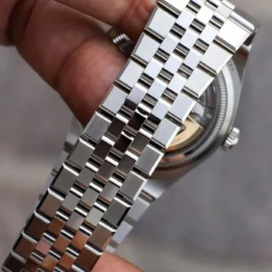 Shiny metal watch band
